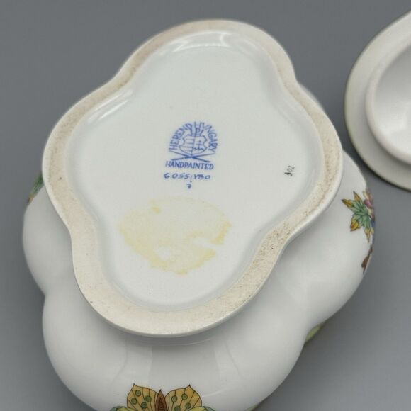 Vtg Herend Queen Victoria Porcelain Rd Box & Lid Trinket Dish with Bunny Finial - Picture 7 of 10